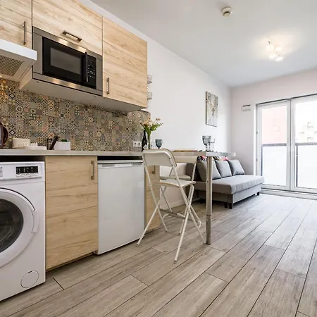 Grabiszyn Double - Balcony, Shopping Centres, Parks Nearby - By Rentujemy Apartamento *