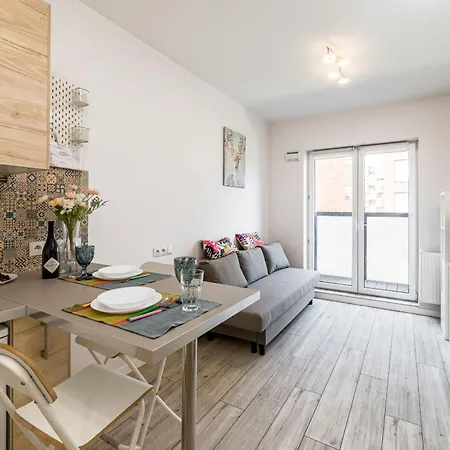 Apartamento Grabiszyn Double - Balcony, Shopping Centres, Parks Nearby - By Rentujemy *